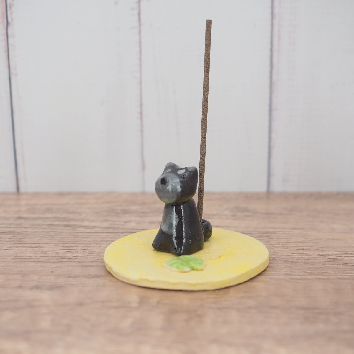 日本製 手作線香座 | 黒柴犬
